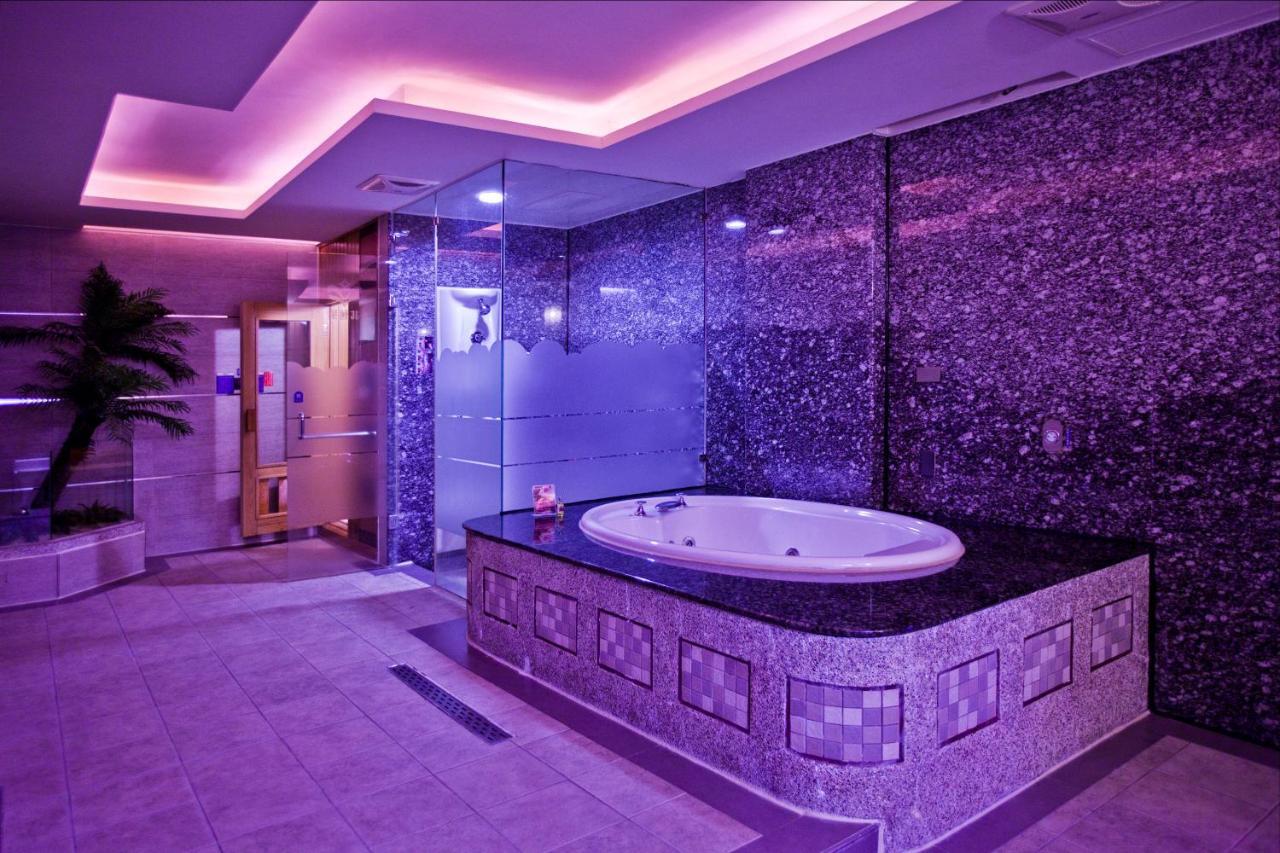 Pgs Motel Chilung Exteriör bild